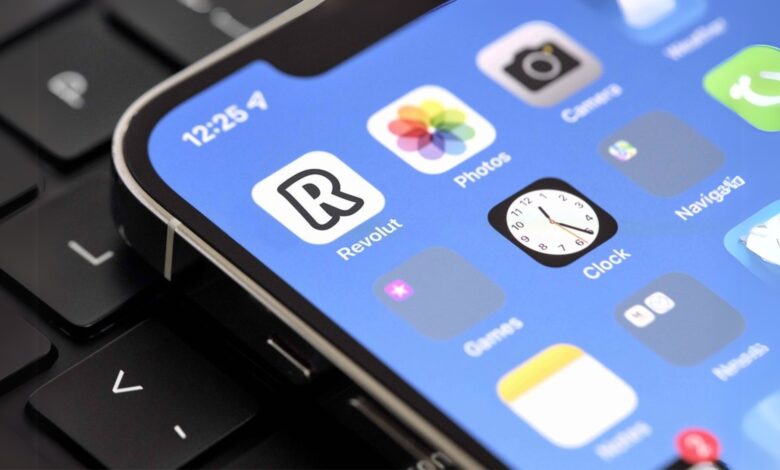 كل ما تحتاج معرفته عن بنك Revolut: خدمات مبتكرة ومزايا عالمية Arabesch - أخبار عربية في أوروبا